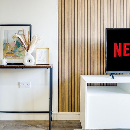 City Centre Emerald Escape - Sleeps-6, 2Beds & 2Baths , Netflix , Free Internet 伯明翰 外观 照片