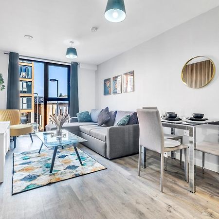 City Centre Emerald Escape - Sleeps-6, 2Beds & 2Baths , Netflix , Free Internet 伯明翰 外观 照片