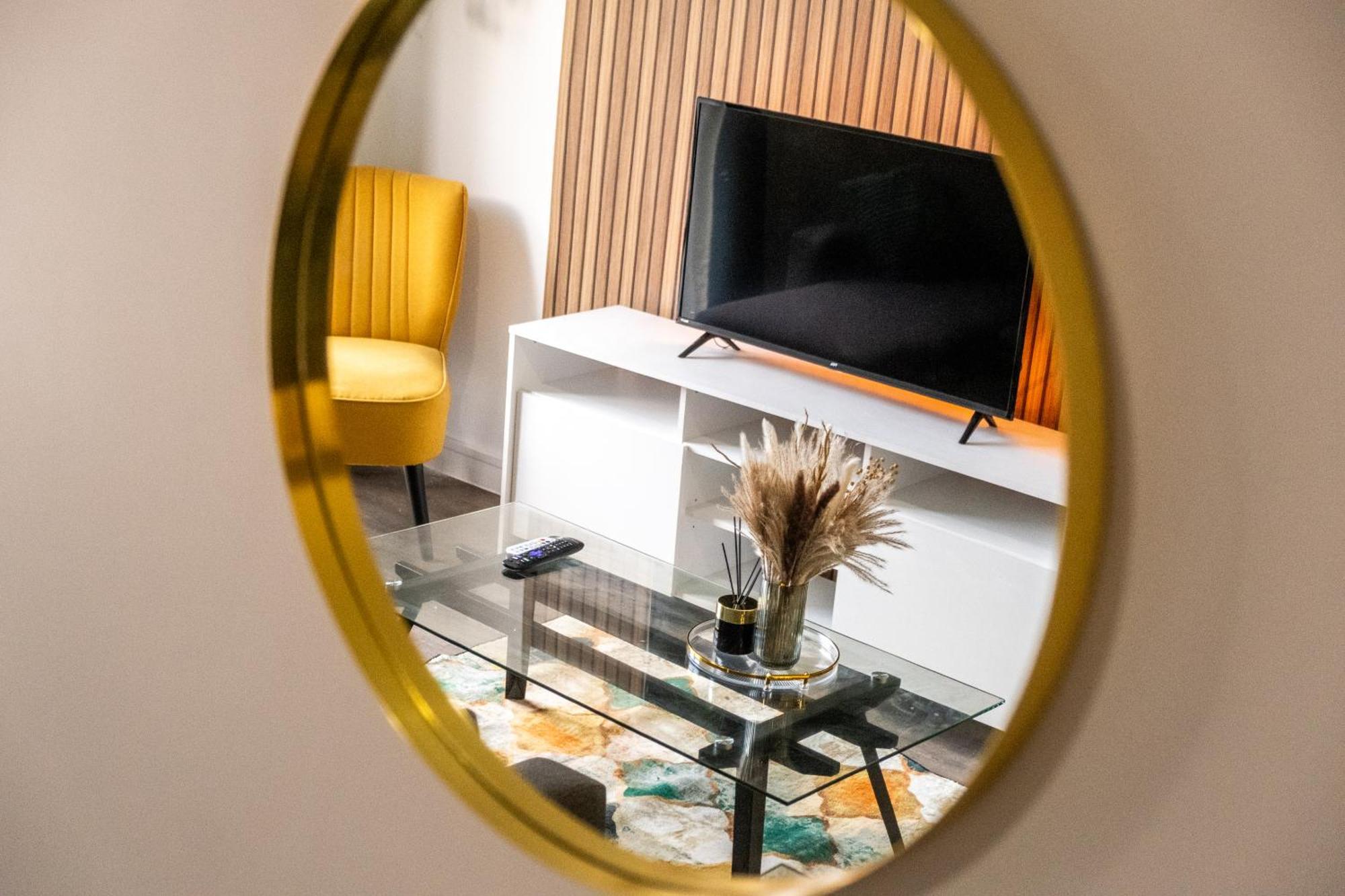 City Centre Emerald Escape - Sleeps-6, 2Beds & 2Baths , Netflix , Free Internet 伯明翰 外观 照片
