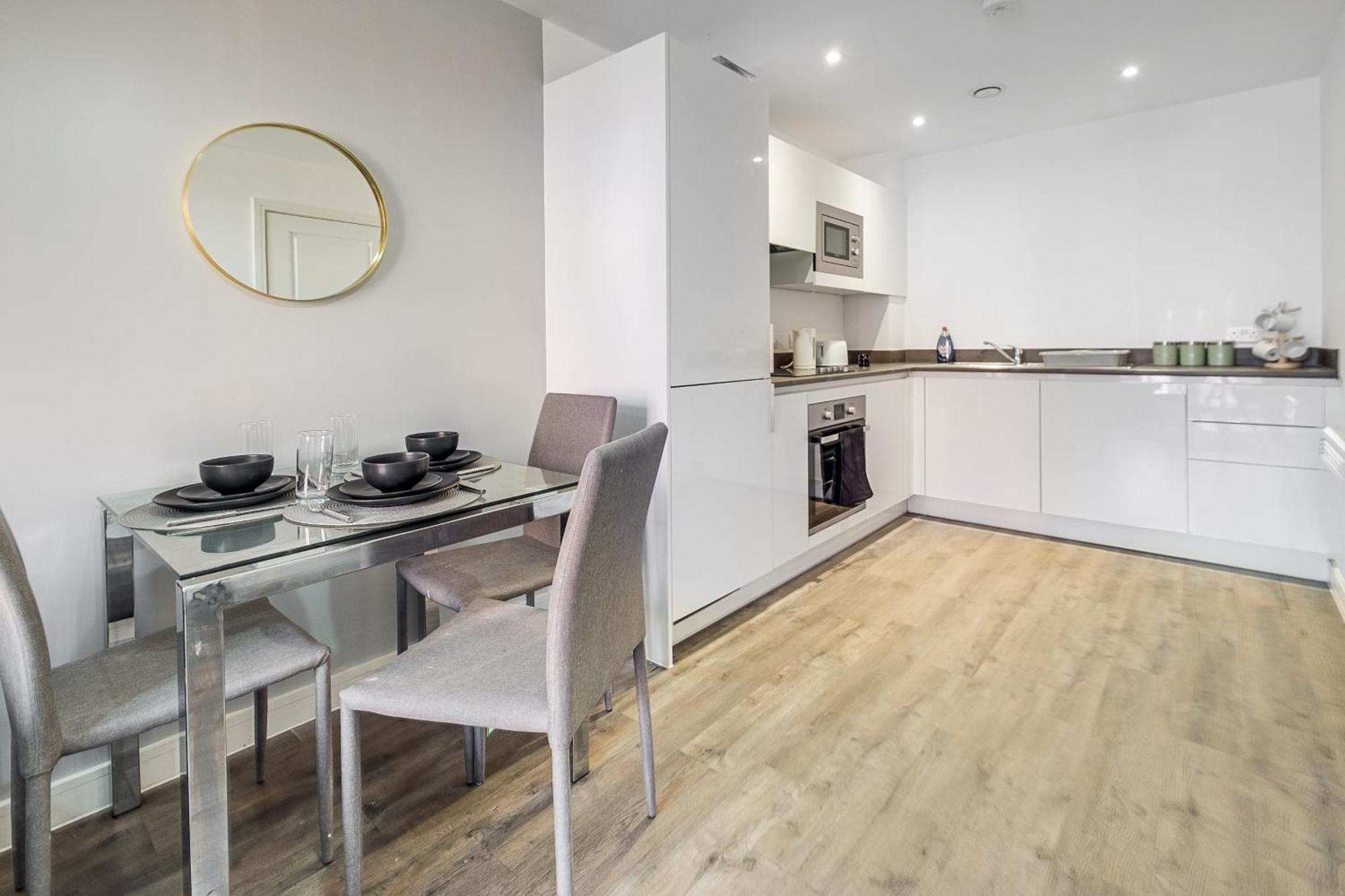 City Centre Emerald Escape - Sleeps-6, 2Beds & 2Baths , Netflix , Free Internet 伯明翰 外观 照片