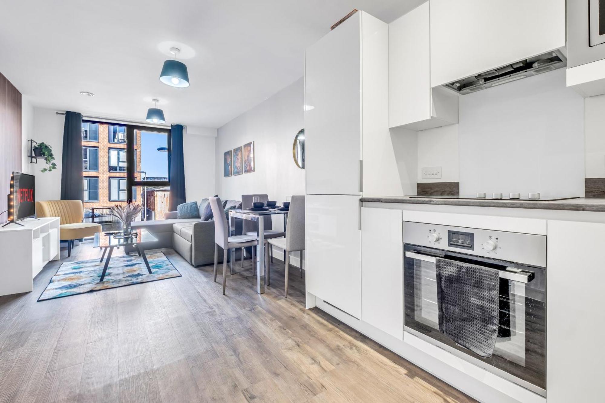 City Centre Emerald Escape - Sleeps-6, 2Beds & 2Baths , Netflix , Free Internet 伯明翰 外观 照片