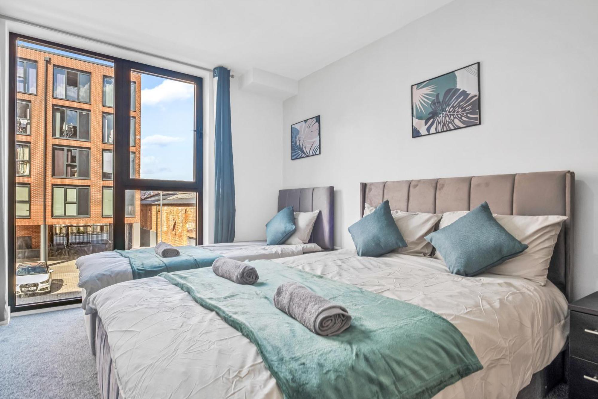 City Centre Emerald Escape - Sleeps-6, 2Beds & 2Baths , Netflix , Free Internet 伯明翰 外观 照片
